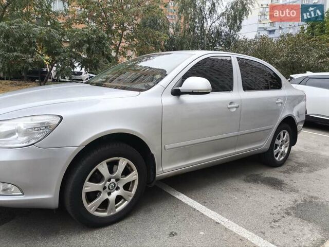 Серый Шкода Октавия, объемом двигателя 1.8 л и пробегом 132 тыс. км за 7900 $, фото 1 на Automoto.ua