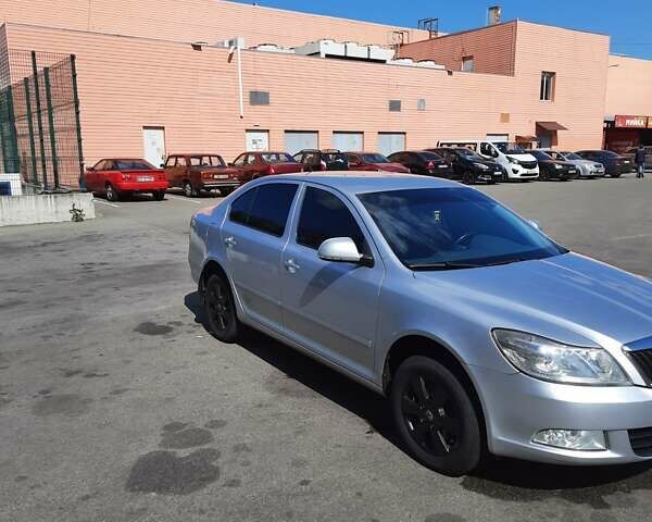 Серый Шкода Октавия, объемом двигателя 1.8 л и пробегом 199 тыс. км за 8500 $, фото 1 на Automoto.ua