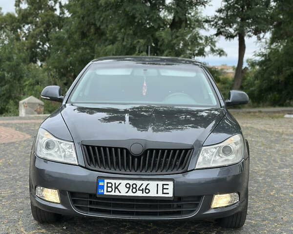 Серый Шкода Октавия, объемом двигателя 1.97 л и пробегом 289 тыс. км за 7800 $, фото 1 на Automoto.ua