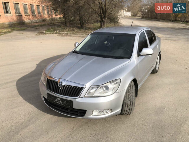 Сірий Шкода Октавія, об'ємом двигуна 1.8 л та пробігом 231 тис. км за 9090 $, фото 1 на Automoto.ua