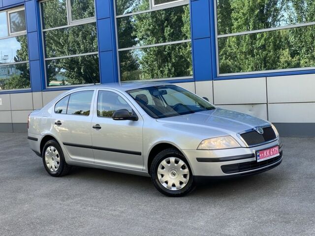 Шкода Октавия 2012 в Киеве на Automoto.ua Серый Шкода Октавия, объемом двигателя 1.6 л и пробегом 190 тыс. км за 6999 $, фото 1 на Automoto.ua