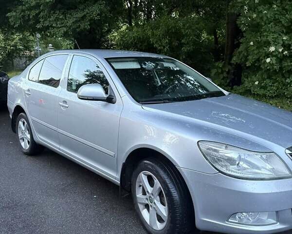 Серый Шкода Октавия, объемом двигателя 1.8 л и пробегом 330 тыс. км за 6800 $, фото 1 на Automoto.ua