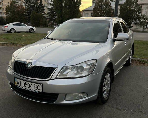 Серый Шкода Октавия, объемом двигателя 1.6 л и пробегом 265 тыс. км за 7600 $, фото 1 на Automoto.ua