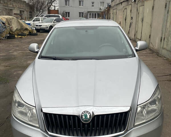 Сірий Шкода Октавія, об'ємом двигуна 1.8 л та пробігом 250 тис. км за 7000 $, фото 1 на Automoto.ua