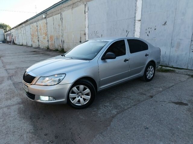 Сірий Шкода Октавія, об'ємом двигуна 1.6 л та пробігом 235 тис. км за 8300 $, фото 1 на Automoto.ua