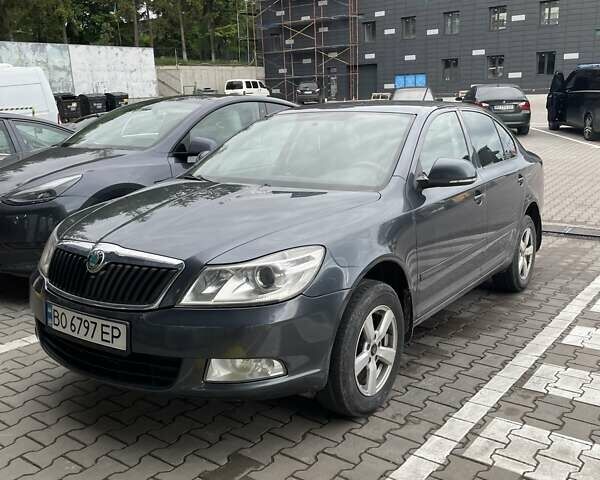 Серый Шкода Октавия, объемом двигателя 1.8 л и пробегом 172 тыс. км за 8200 $, фото 1 на Automoto.ua