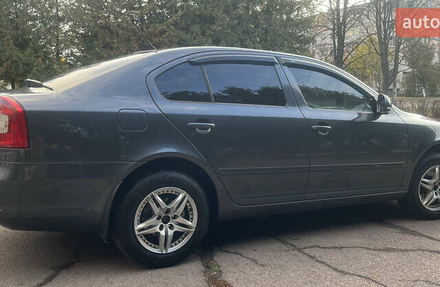 Шкода Октавія 2012 у Нежине на Automoto.ua Сірий Шкода Октавія, об'ємом двигуна 1.6 л та пробігом 215 тис. км за 8700 $, фото 1 на Automoto.ua