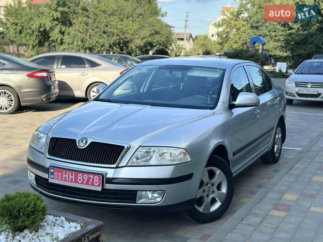 Сірий Шкода Октавія, об'ємом двигуна 1.6 л та пробігом 200 тис. км за 7800 $, фото 1 на Automoto.ua
