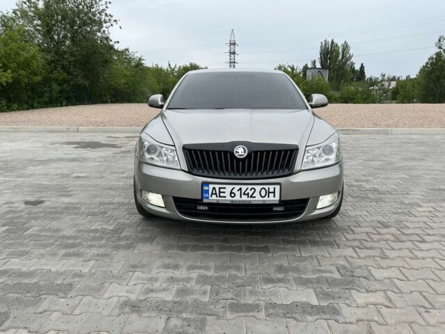 Сірий Шкода Октавія, об'ємом двигуна 1.6 л та пробігом 260 тис. км за 7500 $, фото 1 на Automoto.ua