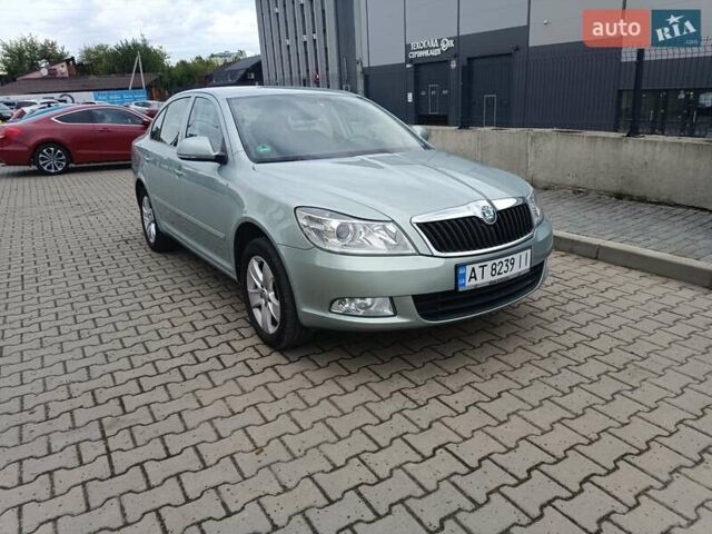 Серый Шкода Октавия, объемом двигателя 1.2 л и пробегом 183 тыс. км за 9000 $, фото 1 на Automoto.ua