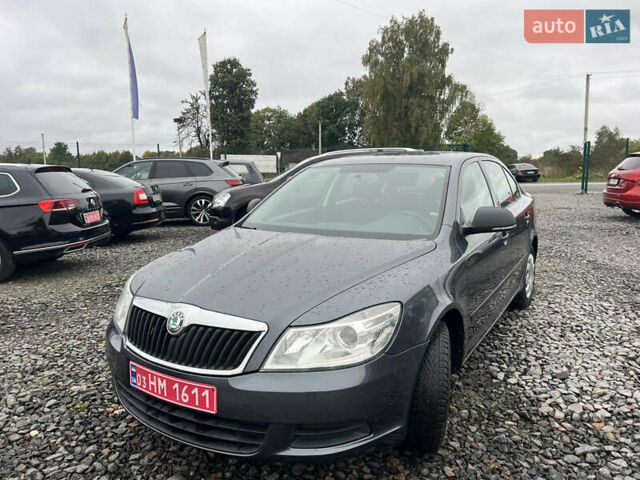 Серый Шкода Октавия, объемом двигателя 1.6 л и пробегом 220 тыс. км за 9200 $, фото 1 на Automoto.ua