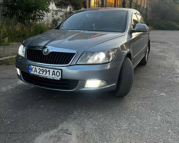 Серый Шкода Октавия, объемом двигателя 1.8 л и пробегом 134 тыс. км за 8999 $, фото 1 на Automoto.ua