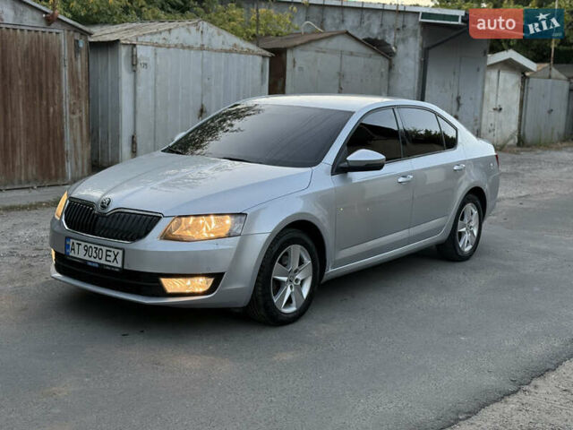 Серый Шкода Октавия, объемом двигателя 1.6 л и пробегом 210 тыс. км за 12000 $, фото 1 на Automoto.ua