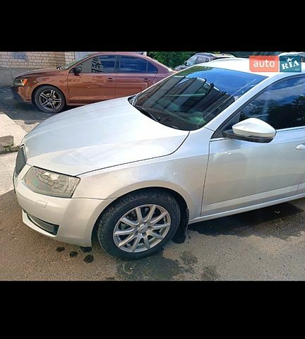 Шкода Октавия 2015 в Полтаве на Automoto.ua Серый Шкода Октавия, объемом двигателя 1.6 л и пробегом 200 тыс. км за 9800 $, фото 1 на Automoto.ua