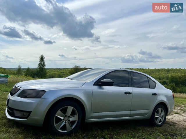 Серый Шкода Октавия, объемом двигателя 1.6 л и пробегом 300 тыс. км за 8800 $, фото 1 на Automoto.ua