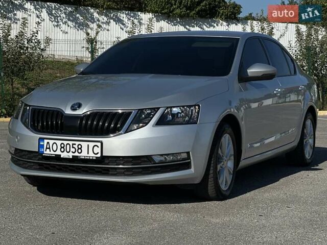 Серый Шкода Октавия, объемом двигателя 1.6 л и пробегом 214 тыс. км за 14000 $, фото 1 на Automoto.ua