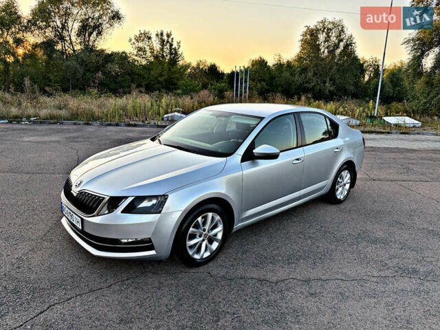 Серый Шкода Октавия, объемом двигателя 1.6 л и пробегом 261 тыс. км за 12900 $, фото 1 на Automoto.ua