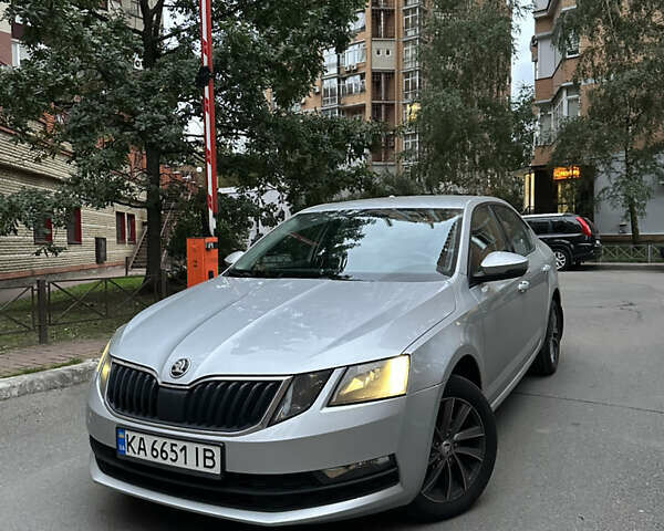 Серый Шкода Октавия, объемом двигателя 1.6 л и пробегом 170 тыс. км за 15000 $, фото 1 на Automoto.ua