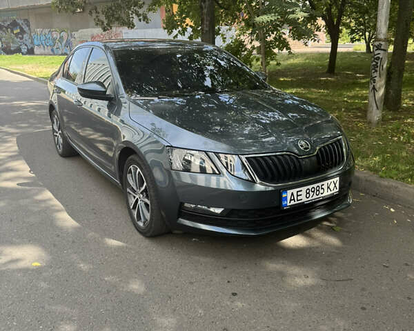 Серый Шкода Октавия, объемом двигателя 1.6 л и пробегом 232 тыс. км за 14000 $, фото 1 на Automoto.ua
