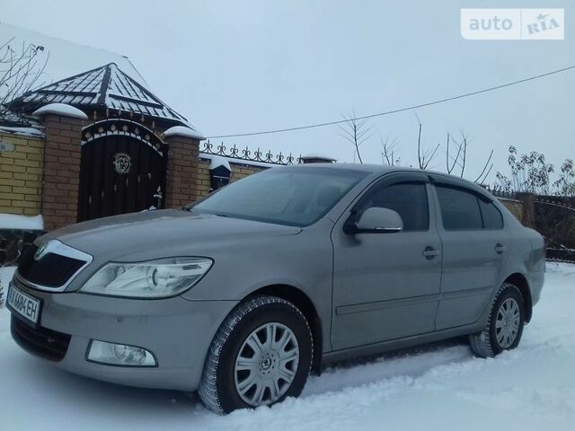 Сірий Шкода Октавія, об'ємом двигуна 0 л та пробігом 128 тис. км за 8900 $, фото 1 на Automoto.ua