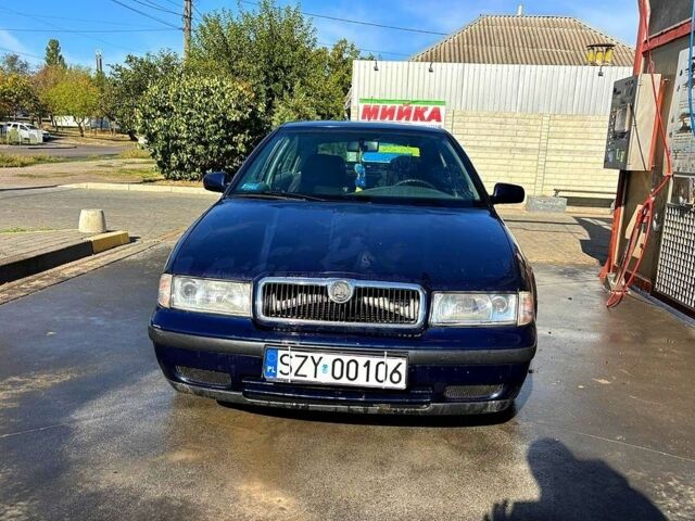 Синий Шкода Октавия, объемом двигателя 1.6 л и пробегом 289 тыс. км за 2100 $, фото 1 на Automoto.ua