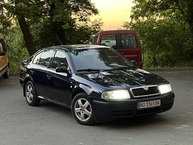 Синий Шкода Октавия, объемом двигателя 1.8 л и пробегом 350 тыс. км за 3250 $, фото 1 на Automoto.ua