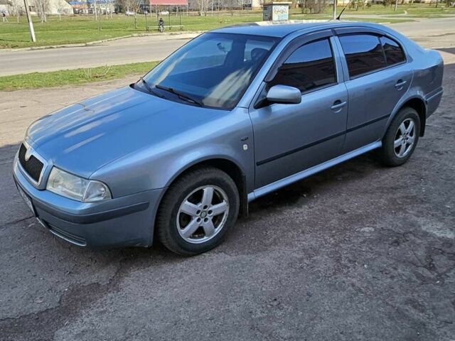 Синий Шкода Октавия, объемом двигателя 2 л и пробегом 230 тыс. км за 3950 $, фото 1 на Automoto.ua