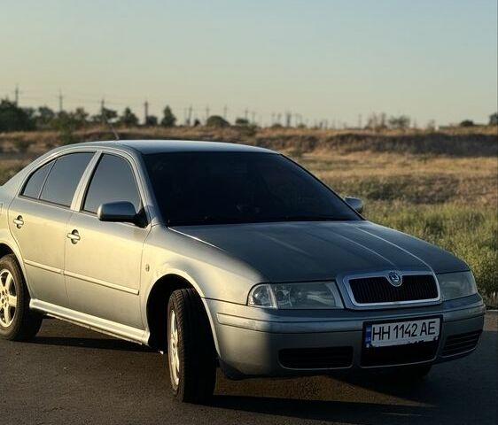 Синий Шкода Октавия, объемом двигателя 2 л и пробегом 260 тыс. км за 4400 $, фото 1 на Automoto.ua