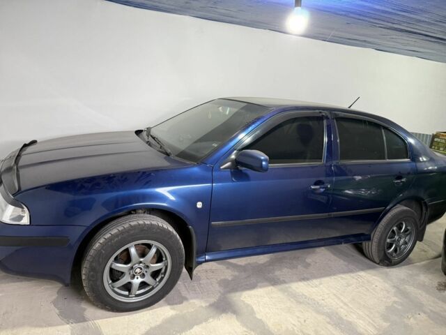 Синий Шкода Октавия, объемом двигателя 1.6 л и пробегом 308 тыс. км за 4300 $, фото 1 на Automoto.ua