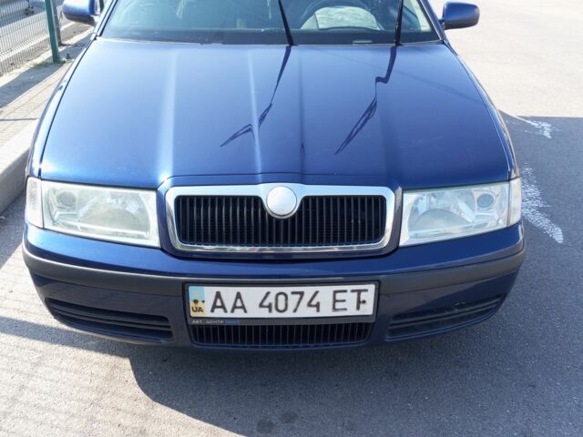 Синий Шкода Октавия, объемом двигателя 1.6 л и пробегом 313 тыс. км за 3800 $, фото 1 на Automoto.ua