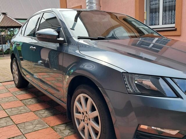 Синий Шкода Октавия, объемом двигателя 1.8 л и пробегом 158 тыс. км за 13500 $, фото 1 на Automoto.ua