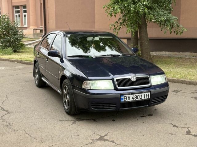 Синій Шкода Октавія, об'ємом двигуна 2 л та пробігом 300 тис. км за 3650 $, фото 1 на Automoto.ua