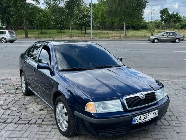 Синий Шкода Октавия, объемом двигателя 1.6 л и пробегом 254 тыс. км за 4550 $, фото 1 на Automoto.ua