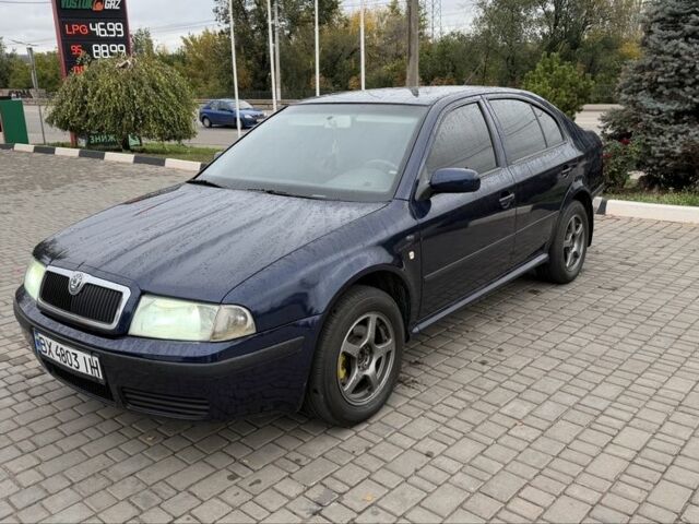 Синий Шкода Октавия, объемом двигателя 2 л и пробегом 220 тыс. км за 3699 $, фото 1 на Automoto.ua