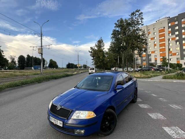 Синий Шкода Октавия, объемом двигателя 1.6 л и пробегом 248 тыс. км за 3952 $, фото 1 на Automoto.ua