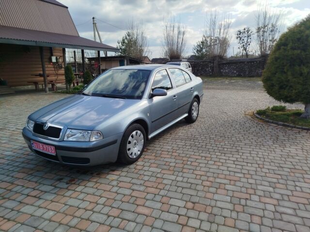 Синий Шкода Октавия, объемом двигателя 0 л и пробегом 180 тыс. км за 5500 $, фото 1 на Automoto.ua