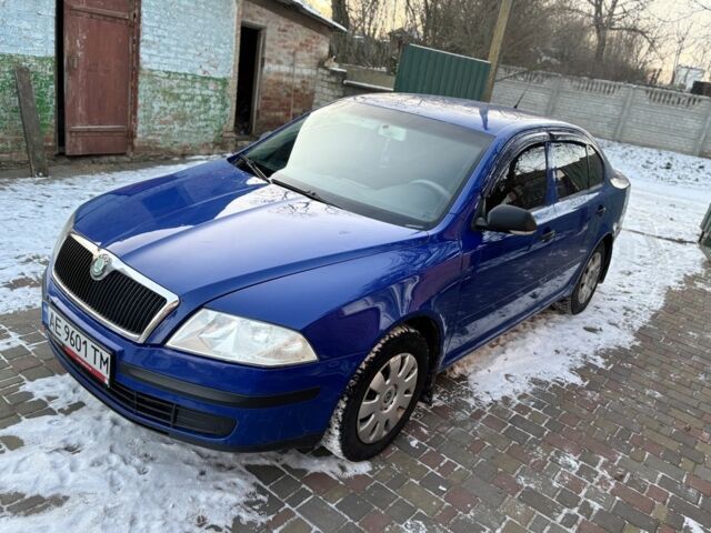 Синий Шкода Октавия, объемом двигателя 1.6 л и пробегом 263 тыс. км за 5600 $, фото 1 на Automoto.ua
