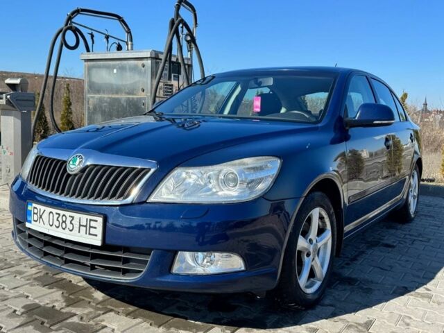 Синий Шкода Октавия, объемом двигателя 1.6 л и пробегом 327 тыс. км за 6300 $, фото 1 на Automoto.ua
