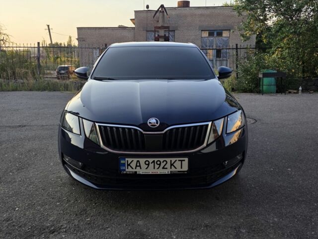 Синий Шкода Октавия, объемом двигателя 1.6 л и пробегом 210 тыс. км за 12062 $, фото 1 на Automoto.ua