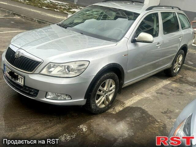 Синий Шкода Октавия, объемом двигателя 2 л и пробегом 263 тыс. км за 6800 $, фото 1 на Automoto.ua