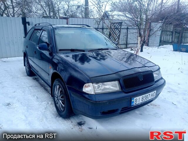 Синий Шкода Октавия, объемом двигателя 1.6 л и пробегом 500 тыс. км за 4000 $, фото 1 на Automoto.ua