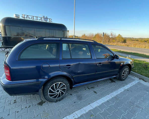 Синий Шкода Октавия, объемом двигателя 1.9 л и пробегом 350 тыс. км за 2200 $, фото 1 на Automoto.ua