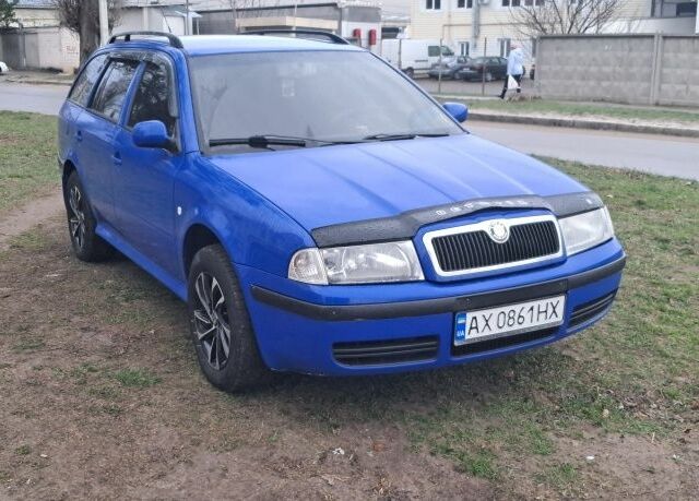 Синій Шкода Октавія, об'ємом двигуна 2 л та пробігом 320 тис. км за 4300 $, фото 1 на Automoto.ua