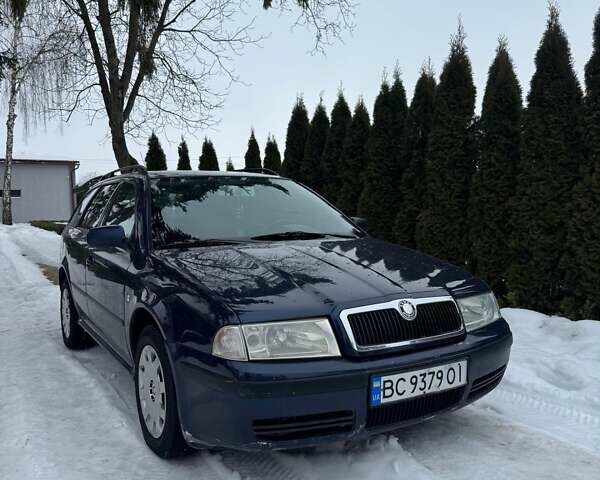 Синий Шкода Октавия, объемом двигателя 1.6 л и пробегом 237 тыс. км за 3200 $, фото 1 на Automoto.ua