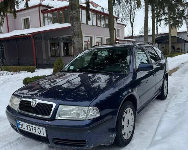 Синий Шкода Октавия, объемом двигателя 1.6 л и пробегом 237 тыс. км за 3500 $, фото 1 на Automoto.ua