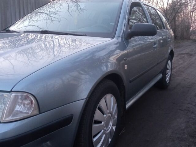 Синий Шкода Октавия, объемом двигателя 1.9 л и пробегом 300 тыс. км за 2200 $, фото 1 на Automoto.ua