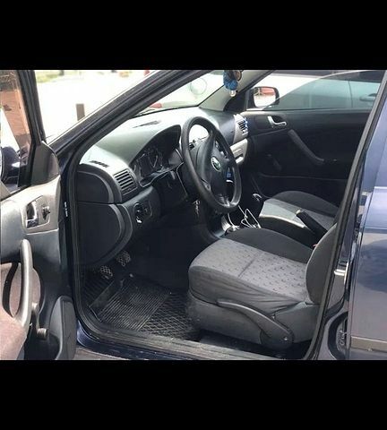Синій Шкода Октавія, об'ємом двигуна 1.6 л та пробігом 298 тис. км за 2500 $, фото 1 на Automoto.ua