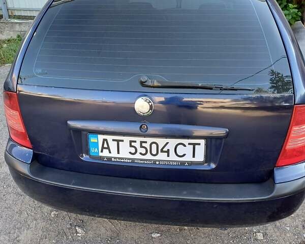 Синий Шкода Октавия, объемом двигателя 1.6 л и пробегом 248 тыс. км за 3900 $, фото 1 на Automoto.ua