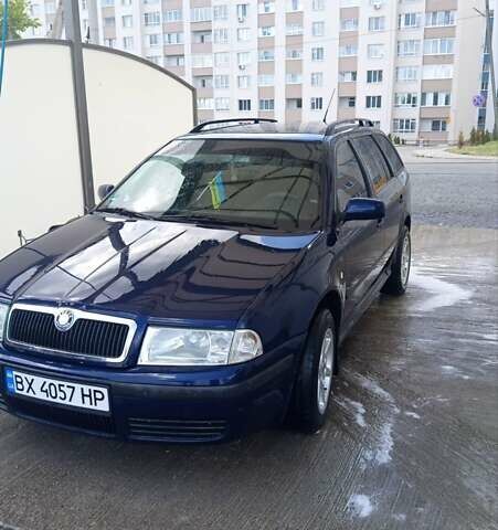 Синий Шкода Октавия, объемом двигателя 1.6 л и пробегом 250 тыс. км за 4200 $, фото 1 на Automoto.ua