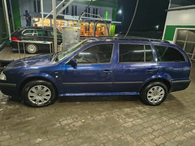 Синий Шкода Октавия, объемом двигателя 1.6 л и пробегом 330 тыс. км за 4500 $, фото 1 на Automoto.ua